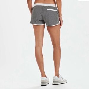 Vuori Tavi Gray 2” Shorts